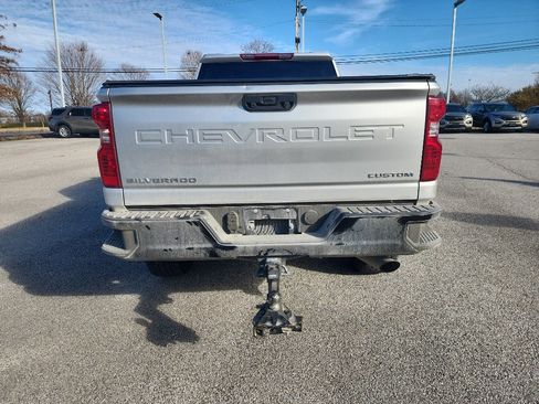 Used 2022 Chevrolet Silverado 2500 Custom w/ Custom Convenience Package image 5