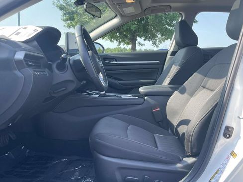 Used 2023 Nissan Altima 2.5 SV w/ SV Premium Package AWD/4WD image 15