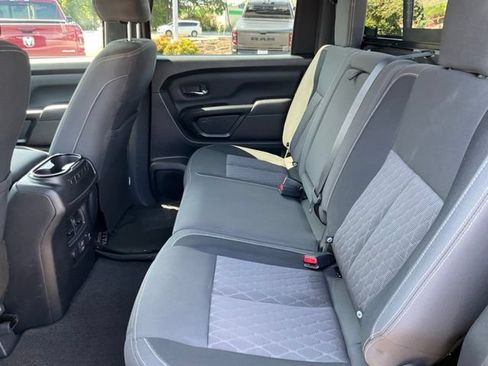 Used 2023 Nissan Titan SV w/ SV Convenience Package RWD image 16