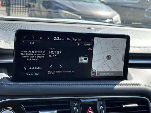 Used 2023 Genesis G70 2.0T image 36