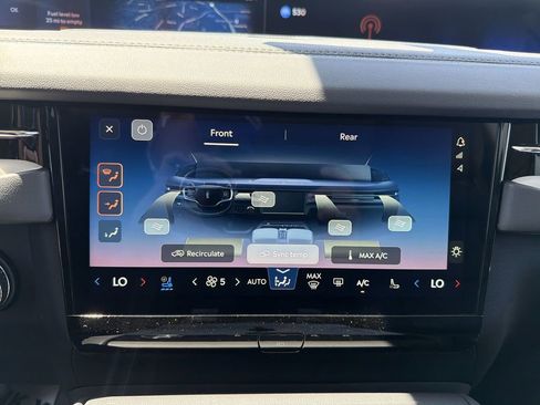 New 2026 Lincoln Navigator L Premier AWD/4WD image 19