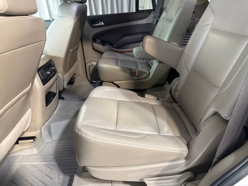 Used 2020 Chevrolet Tahoe Premier w/ Premier 6.2L Value Package AWD/4WD image 18