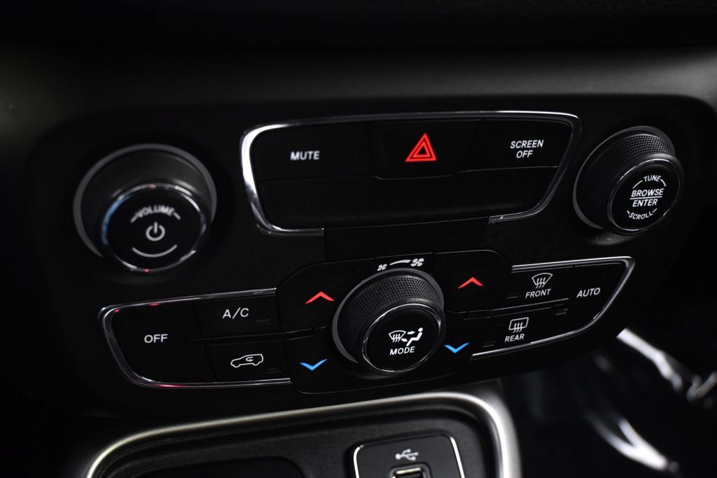 Used 2018 Jeep Compass Latitude w/ Popular Equipment Group AWD/4WD image 30