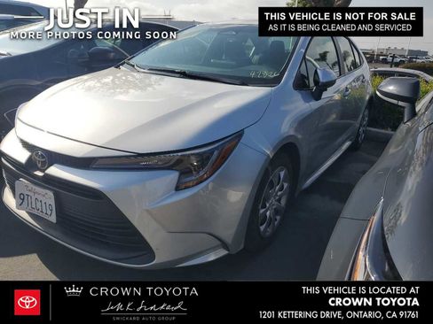 Used 2025 Toyota Corolla LE FWD image 1