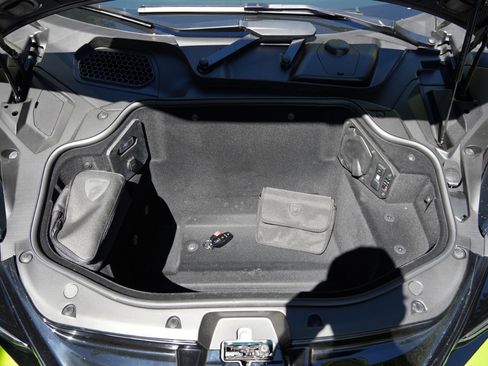 Used 2025 Lamborghini Revuelto AWD/4WD image 21