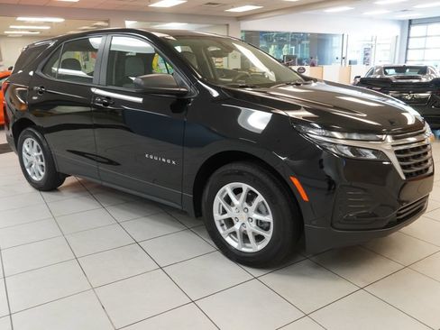 Used 2024 Chevrolet Equinox LS FWD image 14