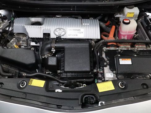 Used 2014 Toyota Prius Four w/ Solar Roof Package image 31