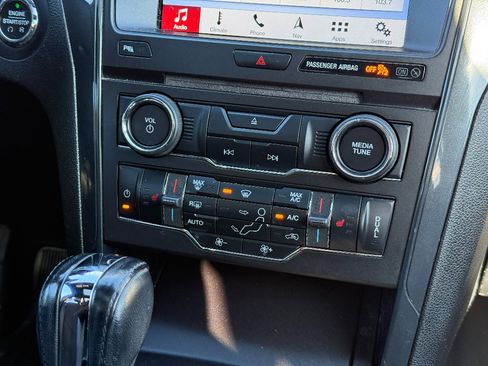 Used 2018 Ford Explorer XLT w/ Equipment Group 202A image 34