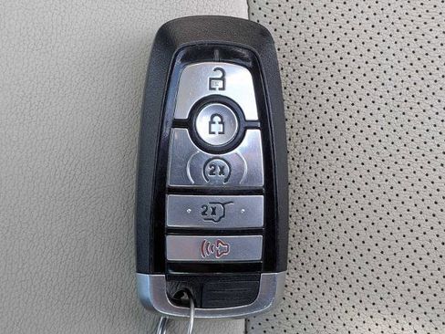 Certified 2020 Ford Edge Titanium w/ Equipment Group 301A AWD/4WD image 35