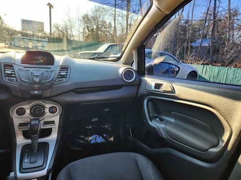 Used 2016 Ford Fiesta SE image 30