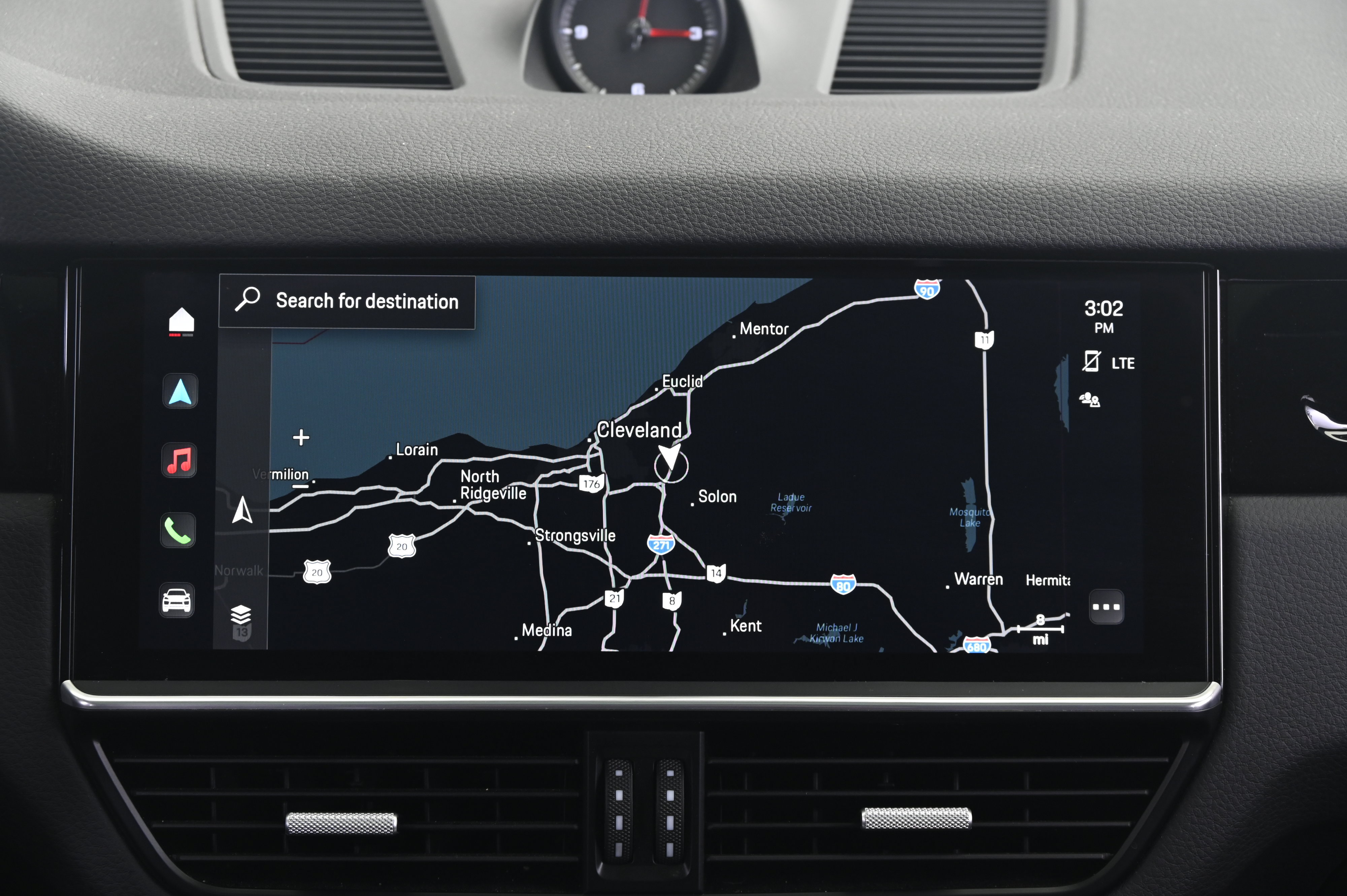 Certified 2023 Porsche Cayenne AWD/4WD image 33