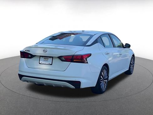 Used 2025 Nissan Altima 2.5 SV FWD image 14
