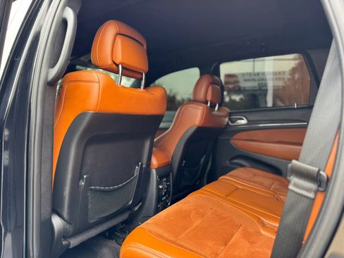 Used 2017 Jeep Grand Cherokee SRT AWD/4WD image 16