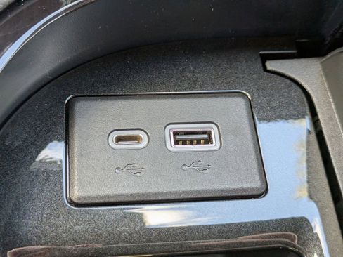 Used 2022 Cadillac Escalade ESV Sport w/ Touring Package image 29