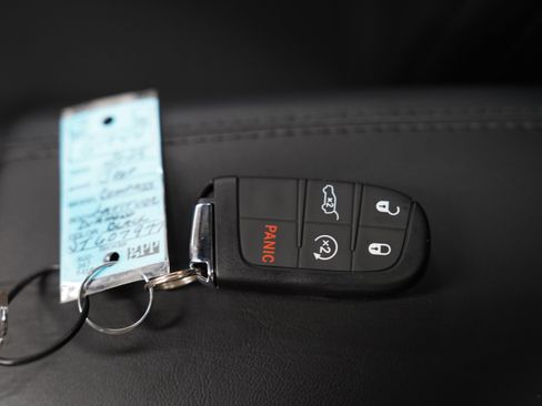 New 2025 Jeep Compass Latitude w/ Sun & Sound Group image 26