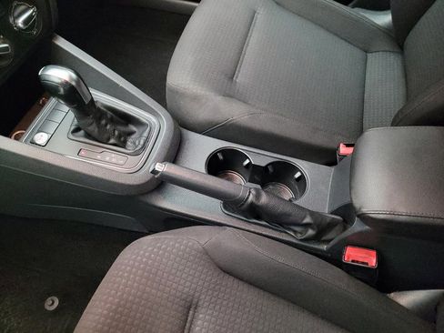 Used 2015 Volkswagen Jetta SE FWD image 26