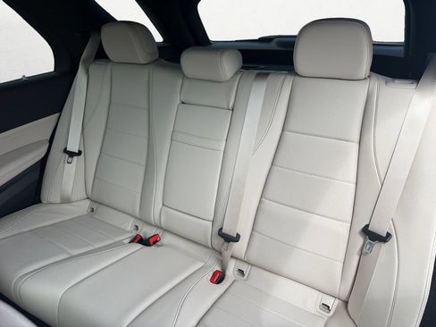 Used 2025 Mercedes-Benz GLE 350 4MATIC image 17