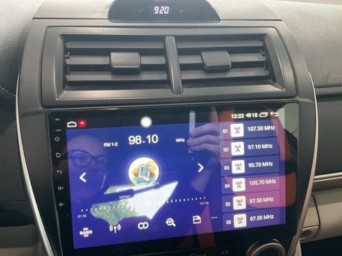 Used 2014 Toyota Camry LE FWD image 13
