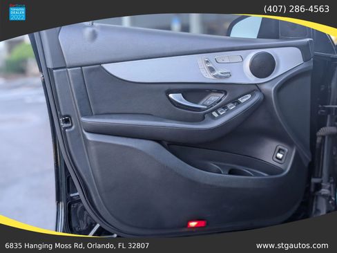 Used 2017 Mercedes-Benz GLC 300 4MATIC image 28