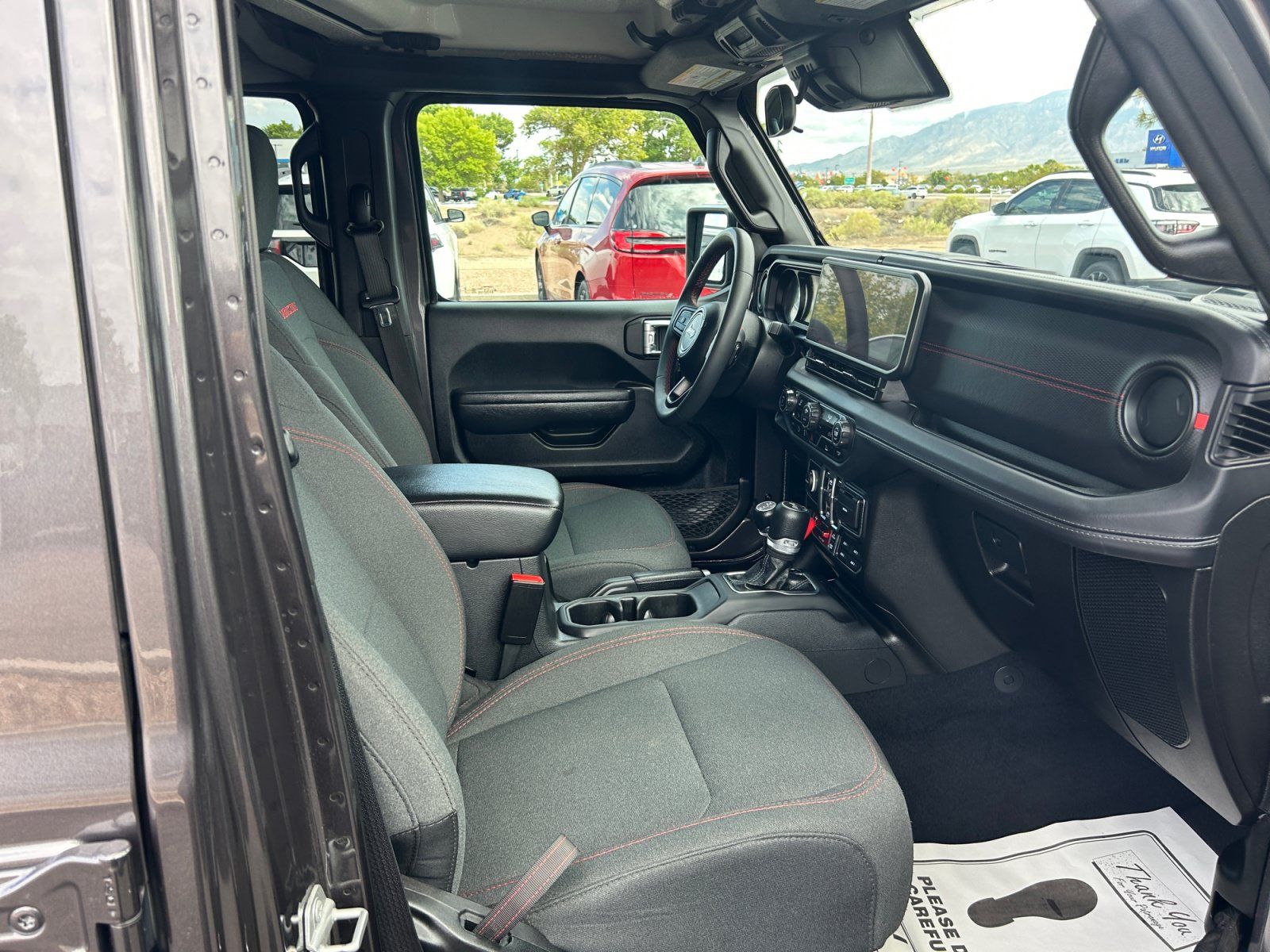 Used 2025 Jeep Wrangler Unlimited Rubicon AWD/4WD image 19