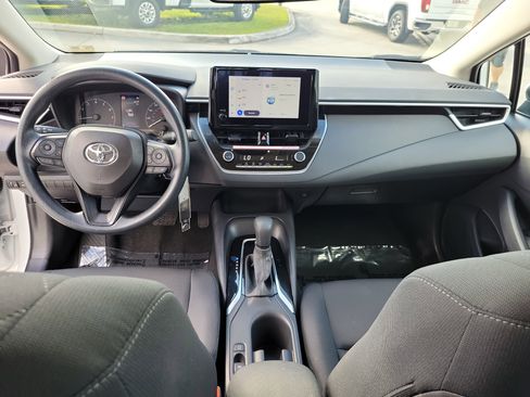 Used 2025 Toyota Corolla LE image 15