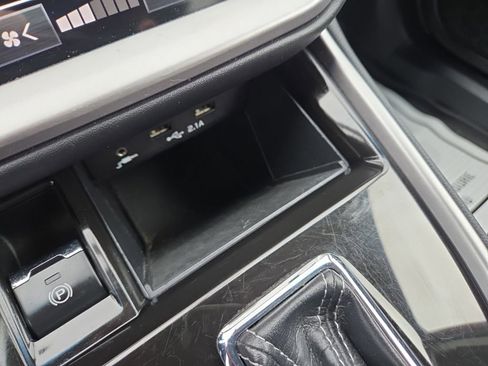 Used 2020 Subaru Outback Premium AWD/4WD image 38