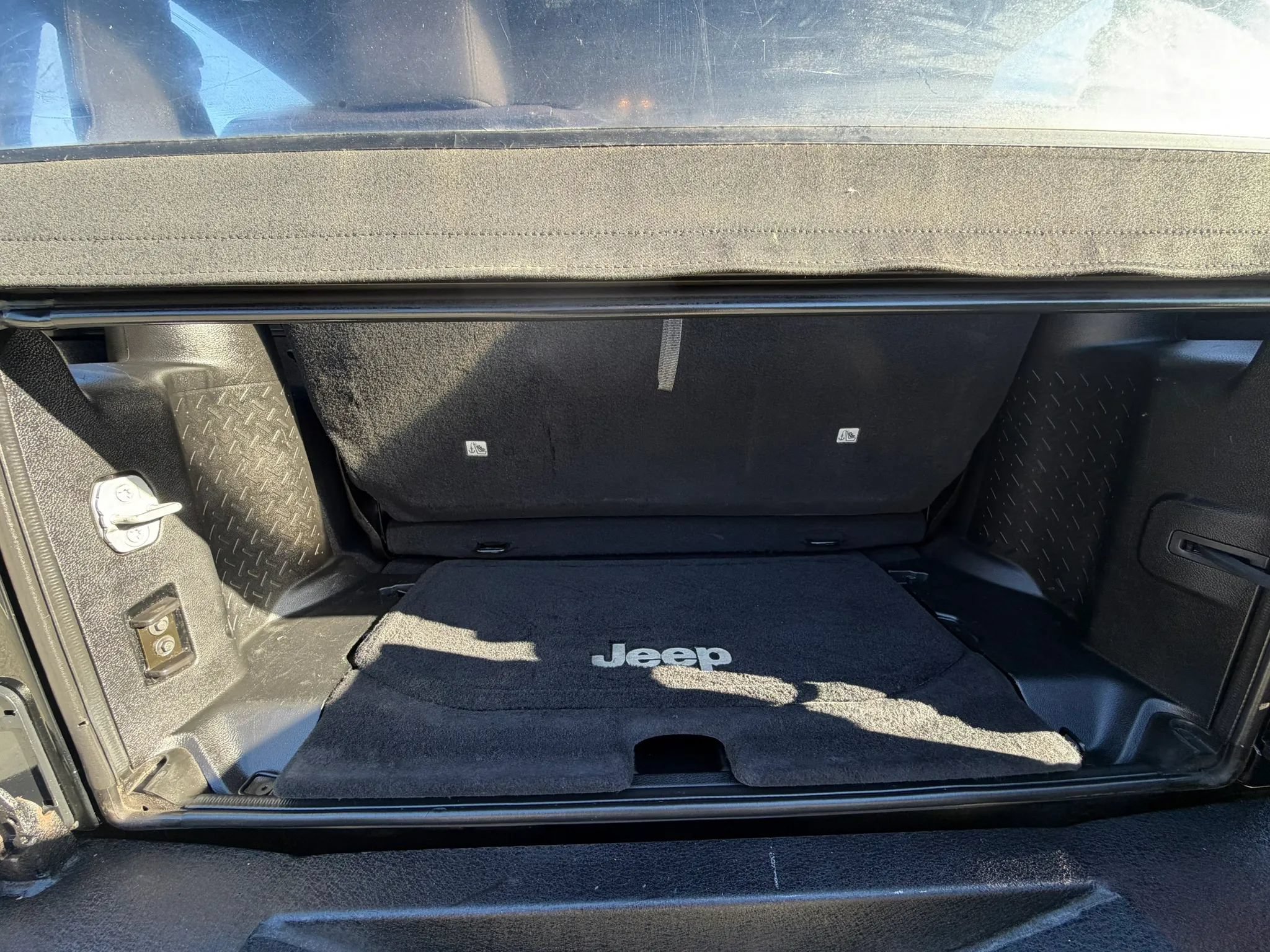 Used 2014 Jeep Wrangler Sport w/ Connectivity Group AWD/4WD image 24