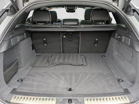 Used 2025 Land Rover Range Rover Velar Dynamic SE image 6