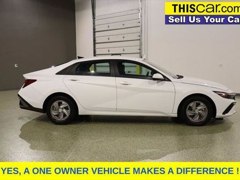 Used 2024 Hyundai Elantra SE FWD image 9