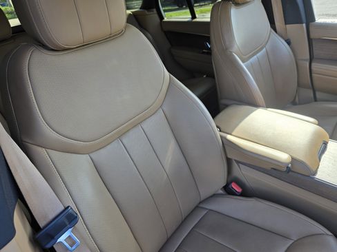 Certified 2023 Land Rover Range Rover SE AWD/4WD image 27