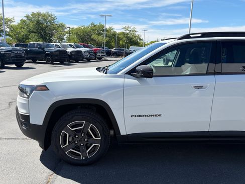 New 2026 Jeep Cherokee Laredo AWD/4WD image 10
