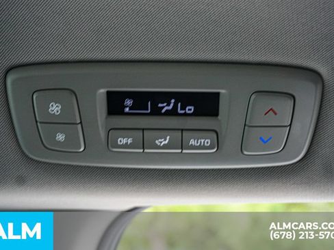 Used 2025 Kia Carnival FWD image 36