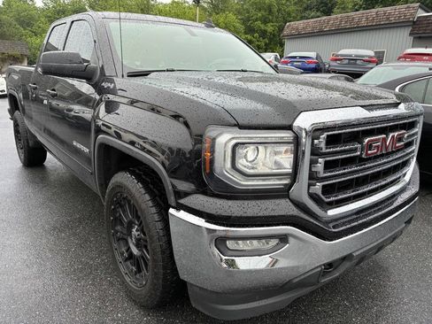 Used 2018 GMC Sierra 1500 SLE w/ SLE Value Package AWD/4WD image 3