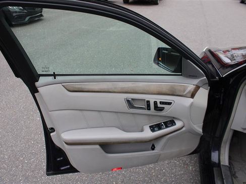 Used 2010 Mercedes-Benz E 350 E 350 w/ Premium 2 Pkg image 12