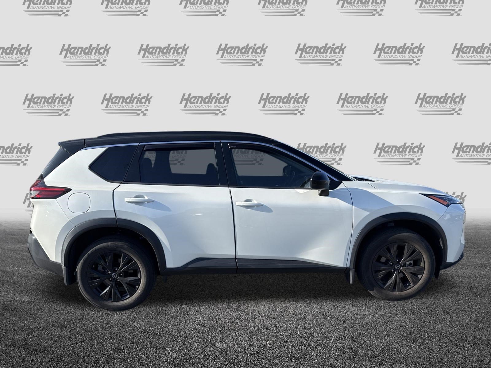 Used 2023 Nissan Rogue SV w/ SV Premium B Package FWD image 11