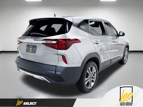 Used 2023 Kia Seltos LX AWD/4WD image 8