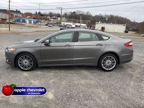 Used 2014 Ford Fusion SE w/ Equipment Group 202A image 3