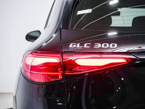 Used 2025 Mercedes-Benz GLC 300 image 9