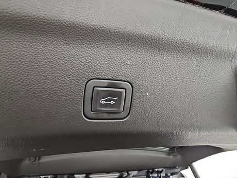 Certified 2024 GMC Yukon Denali Ultimate image 41