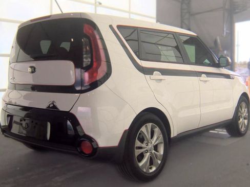 Used 2016 Kia Soul + FWD image 4