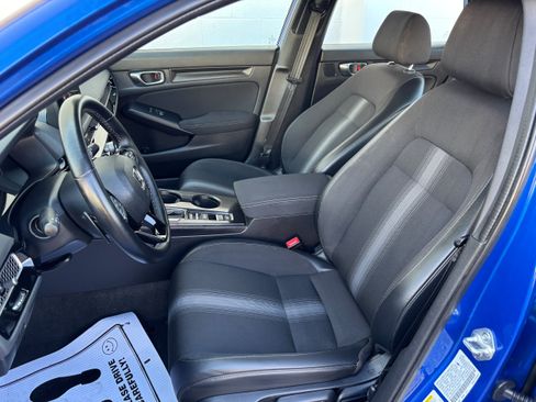 Used 2023 Honda Civic Sport image 9