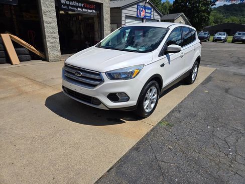 Used 2019 Ford Escape SE AWD/4WD image 3