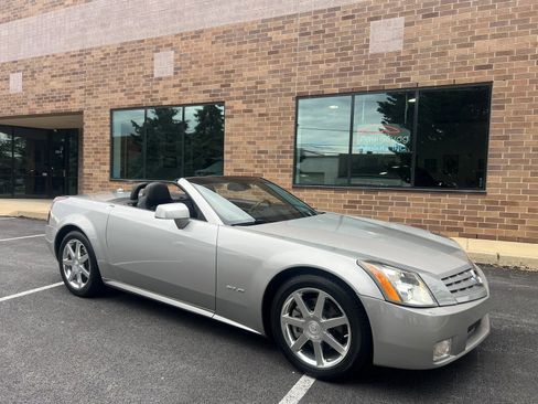 Used 2004 Cadillac XLR RWD image 50
