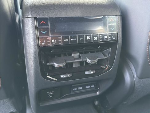 New 2026 Jeep Grand Cherokee Summit image 20