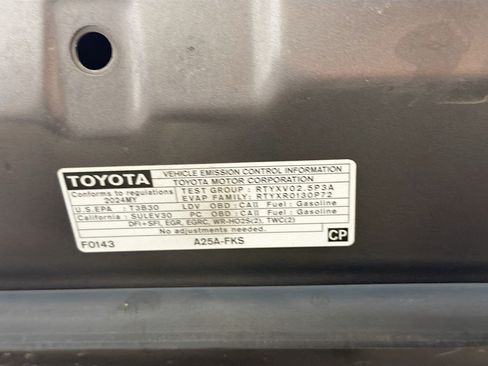 Used 2024 Toyota Camry SE FWD image 17