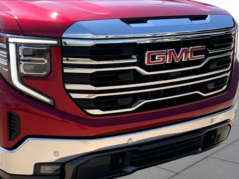 Used 2022 GMC Sierra 1500 SLT w/ SLT Premium Plus Package AWD/4WD image 29