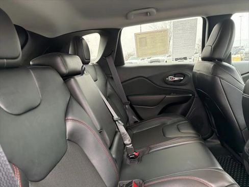 Certified 2022 Jeep Cherokee Trailhawk w/ Trailer Tow Group image 10