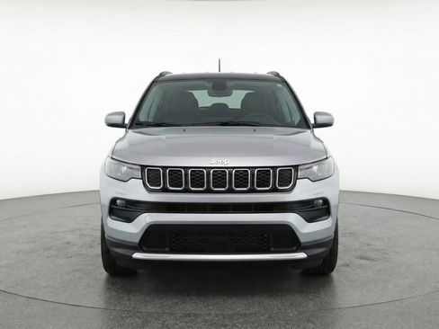 Used 2025 Jeep Compass Limited image 2