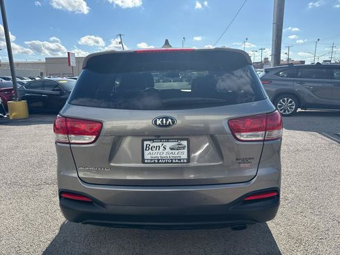 Used 2017 Kia Sorento FWD w/ LX Convenience Package image 7