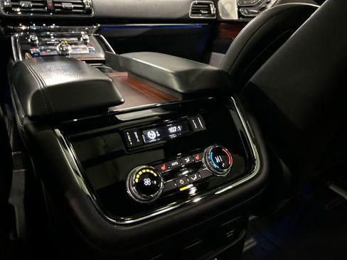 Used 2020 Lincoln Navigator L Reserve w/ Luxury Package AWD/4WD image 27